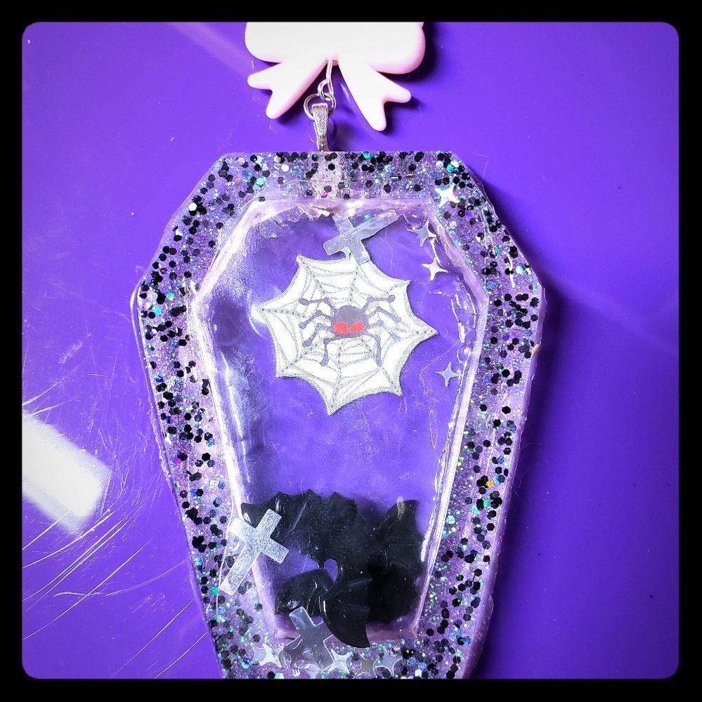 Coffin shaker keychain